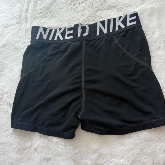 nike pros - Picture 1 of 3